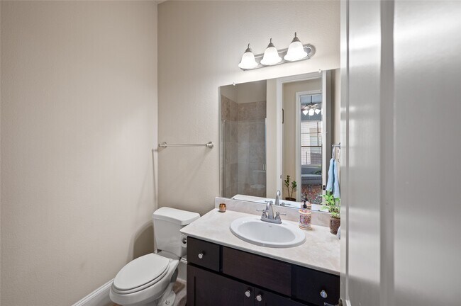 Building Photo - 1114 W 25th St