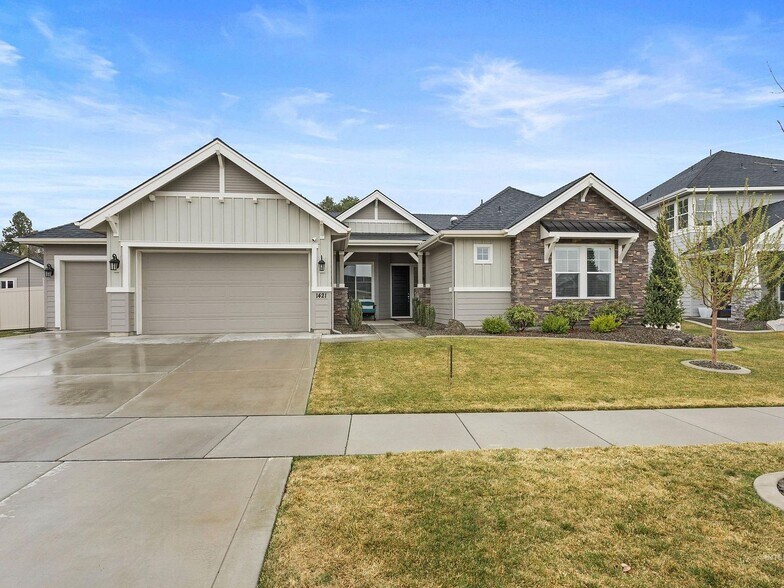 Primary Photo - 1421 W Whitehall Dr