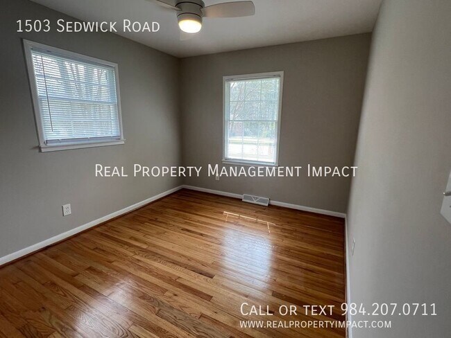 Building Photo - Vintage, 3-4 Bedroom 3 Bath Parkland Ranch...