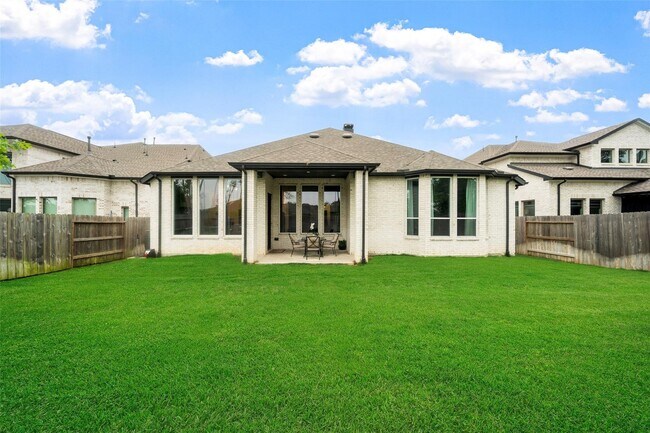 Building Photo - 15040 Berry Brk Dr