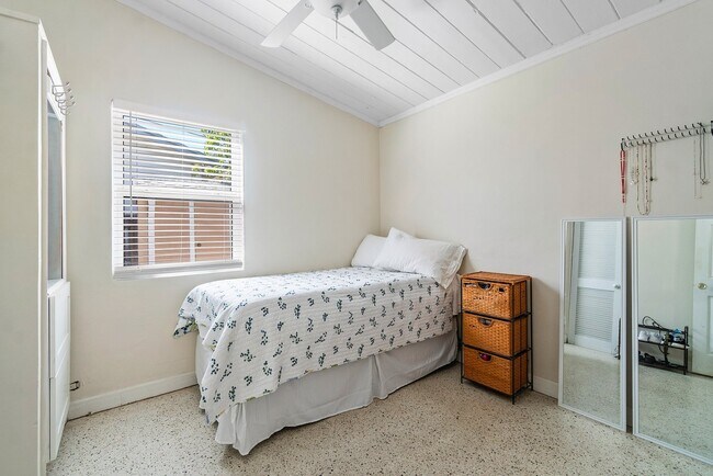 Building Photo - 321 Forsyth St