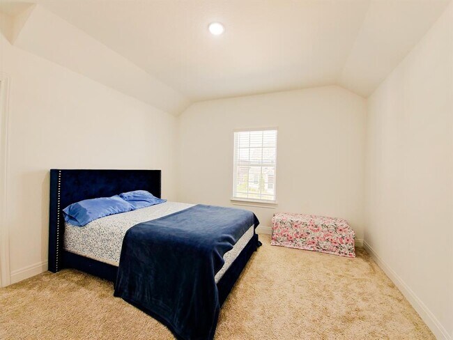 Building Photo - 332 Turnbuckle Bnd