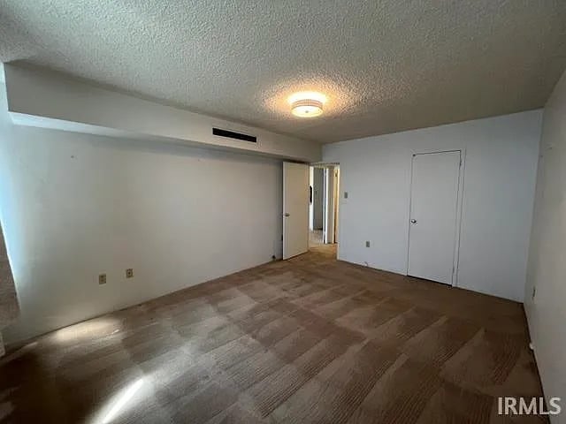 Primary Photo - 1100 Erie Ave