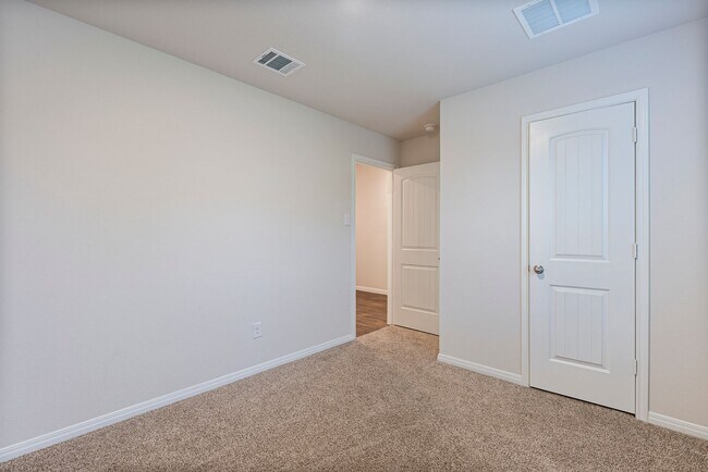 Building Photo - 176 Texas Palmetto Cir