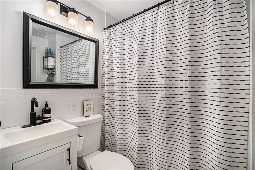 Building Photo - 1812 Defoor Ave NW