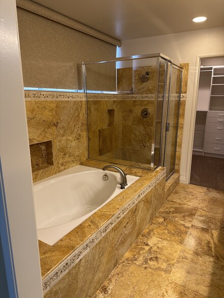 Building Photo - 15400 Zaharias St