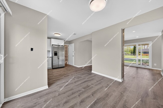Building Photo - Rare Rental Opportunity! Fully Renovated 3-bedroom, 2-bath Brick Ranch in Farmington Hills!