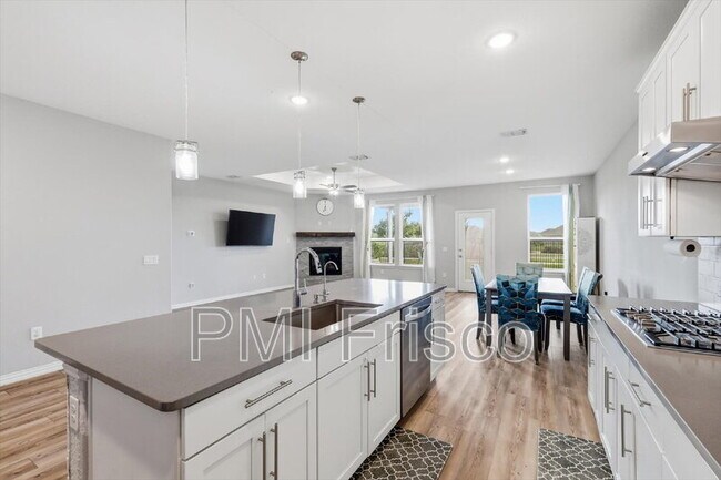 Building Photo - 817 Adelyn St