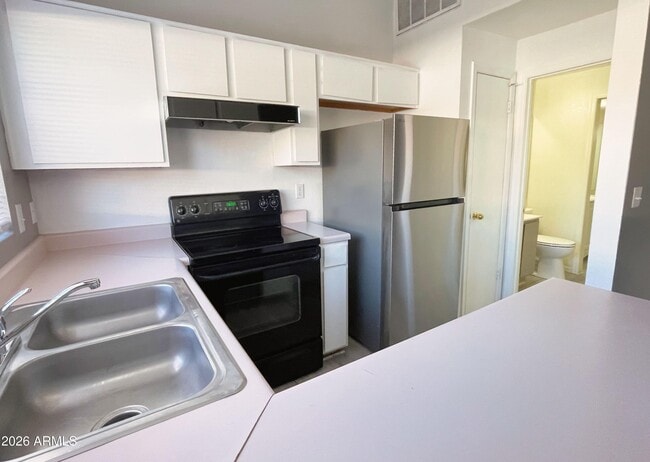 Building Photo - 2875 W Highland St