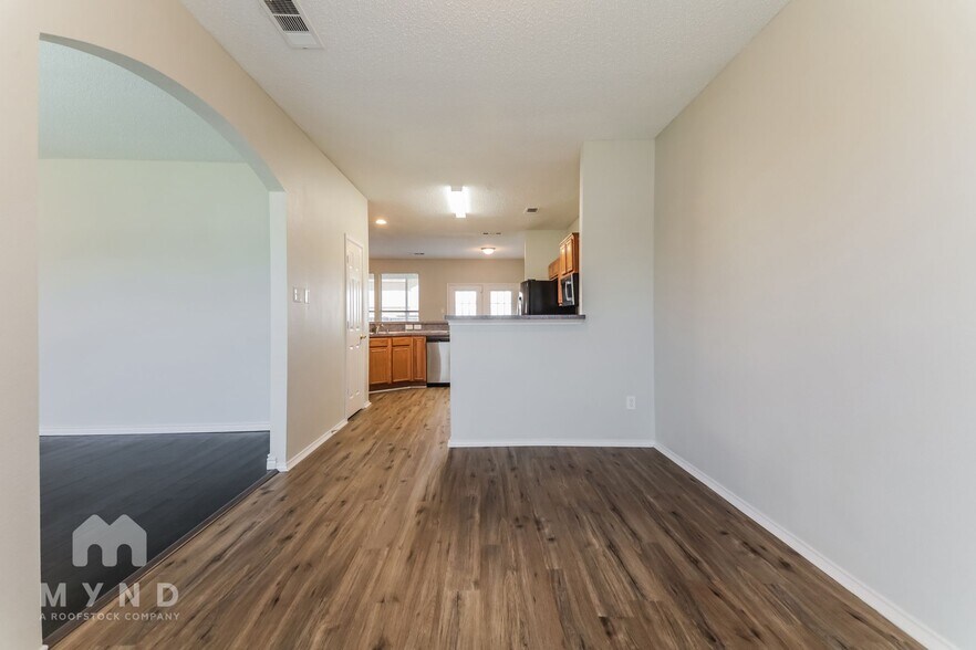 Building Photo - 135 Wembley Way