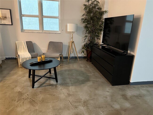 Building Photo - 234 NE 3rd St