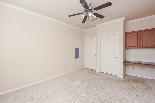 Building Photo - 1711 Old Spanish Trl