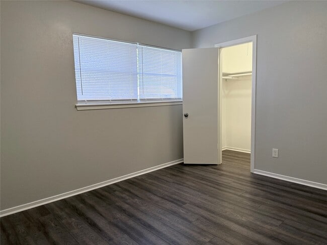 Building Photo - 7301 Cardinal Cir