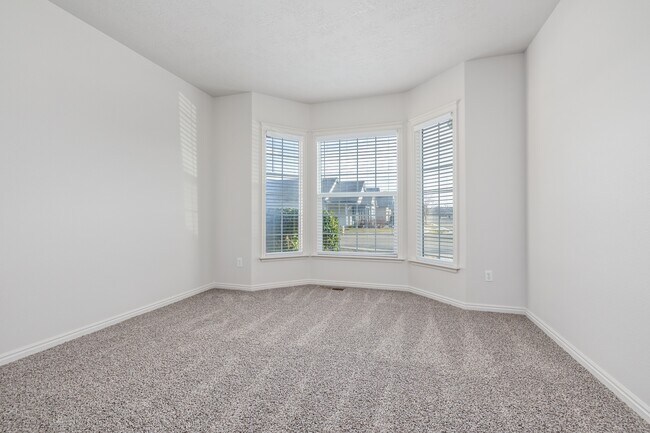 Building Photo - 911 N Scottish St