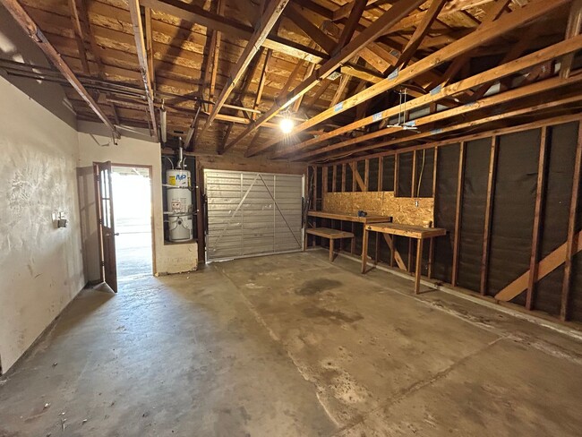 Building Photo - Charming 3 Bedroom/2 Bathroom NOR Home wit...