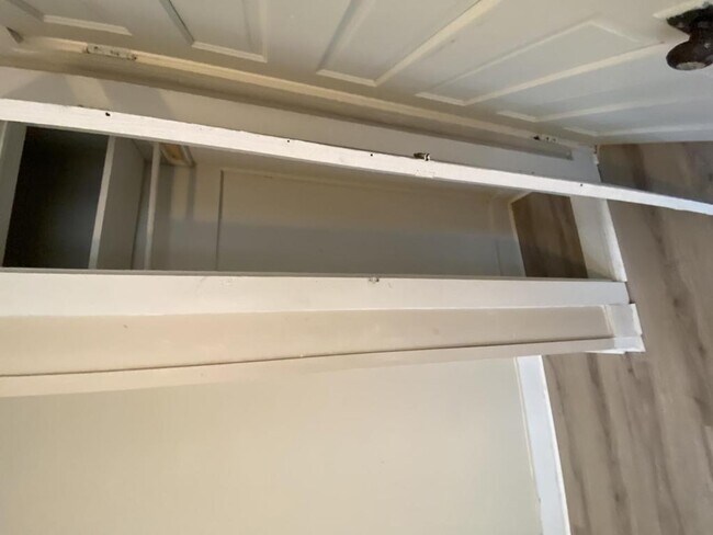 Building Photo - 175 E Beech St