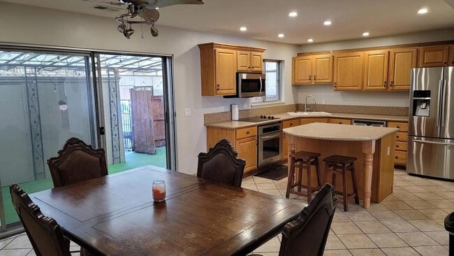 Building Photo - 9209 E Nassau Ave