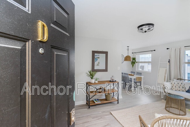 Building Photo - 909 Pacific Ave