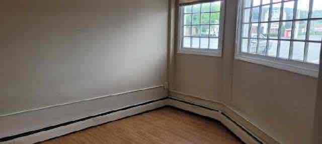 Building Photo - 7 School St