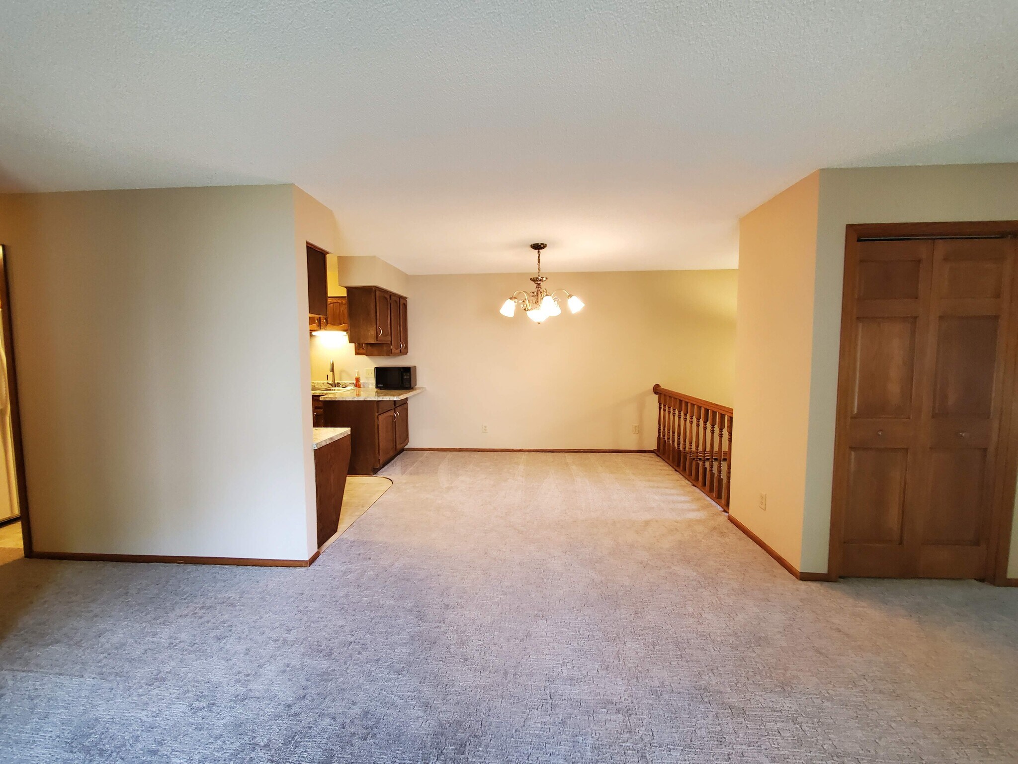 Building Photo - 2517 Cedar Hills Dr