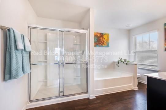 Building Photo - 6549 Revolutionary Trail