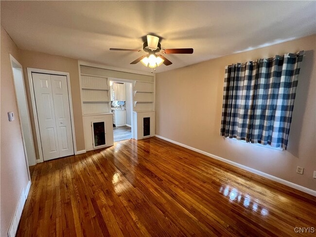 Building Photo - 427 Mosley Dr