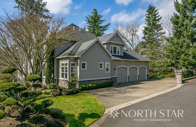 Building Photo - Stunning Home in Hidden Creek