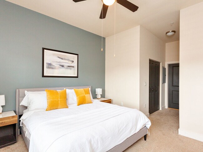 Building Photo - 1 Old Fairway Rd