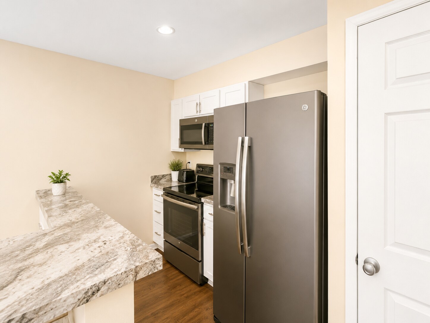 Building Photo - 9477 S Pointe Lasalles Dr
