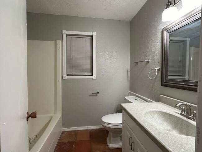 Building Photo - 2733 Silverspur Dr