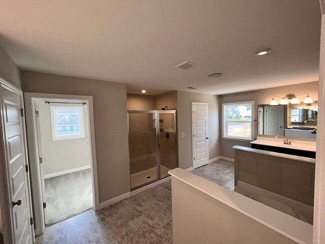 Building Photo - Home For Lease