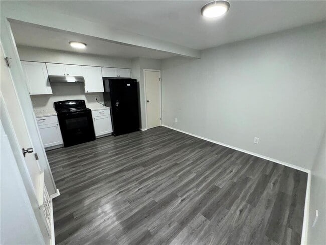 Building Photo - 1050 FM970