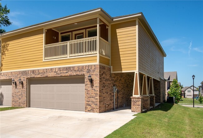 Building Photo - 1324 N Corsica Dr