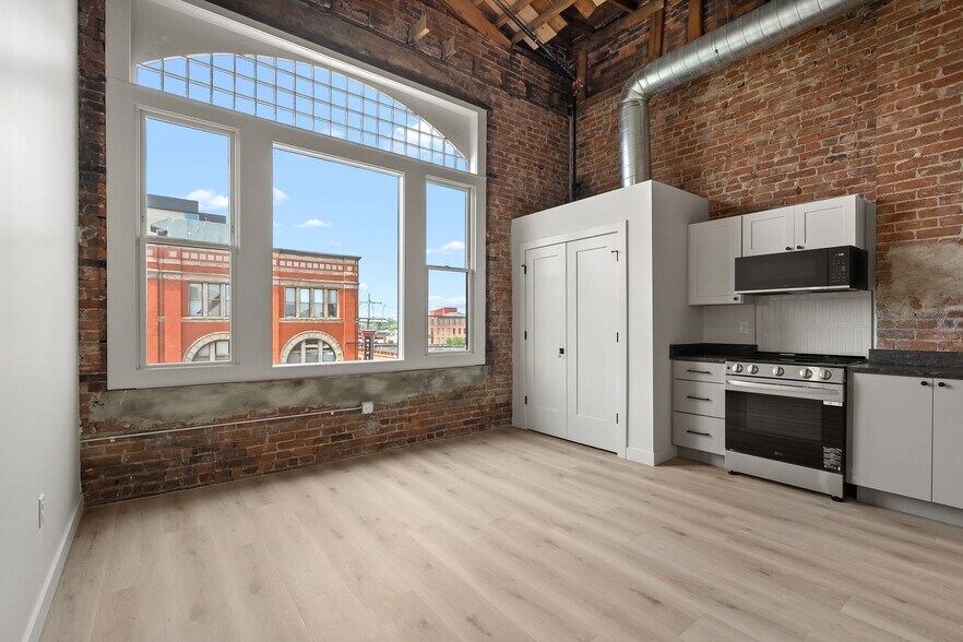 Building Photo - 266 E Michigan Ave