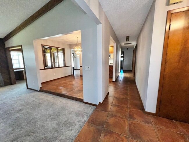 Building Photo - 320 Columbus Cir