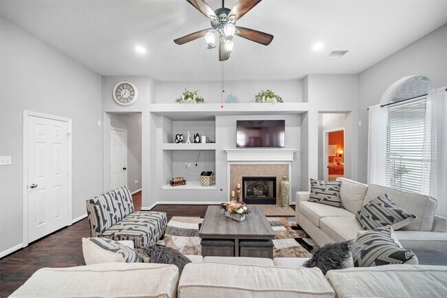 Building Photo - 6 W Prairie Dawn Cir