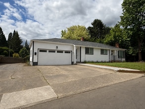 Building Photo - 4300 SE Mason Ln