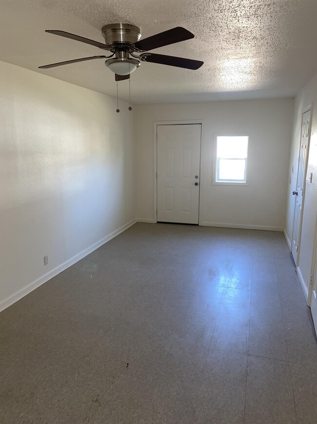 Building Photo - 1804 Alamo Ave
