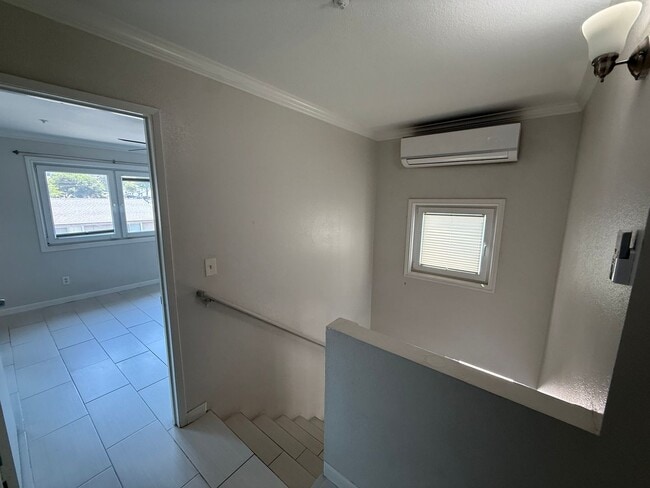 Building Photo - Modern 3 Bedroom, 2.5 Bath Two-Story Townh...