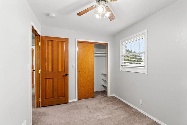 Building Photo - 2112 E 10th Ave