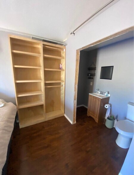 Building Photo - 685 Englehart