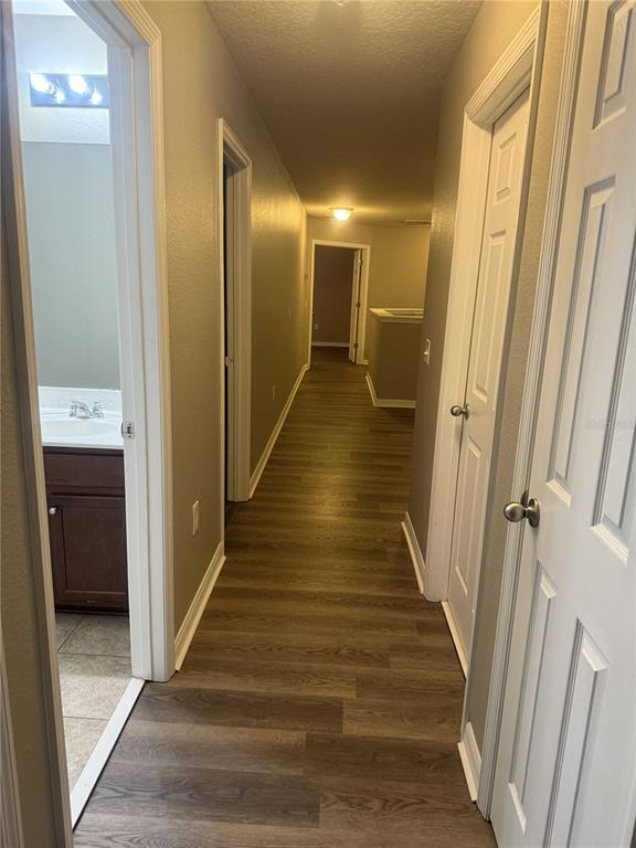 Building Photo - 12030 Silverlake Park Dr