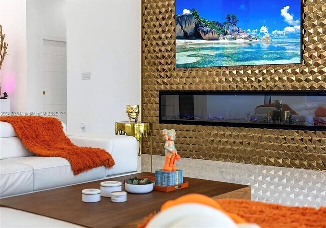 Building Photo - 2225 NE 19th St