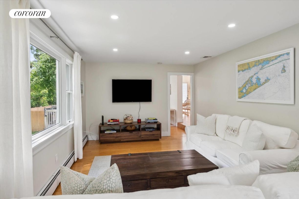 Building Photo - 28 Dover Ave