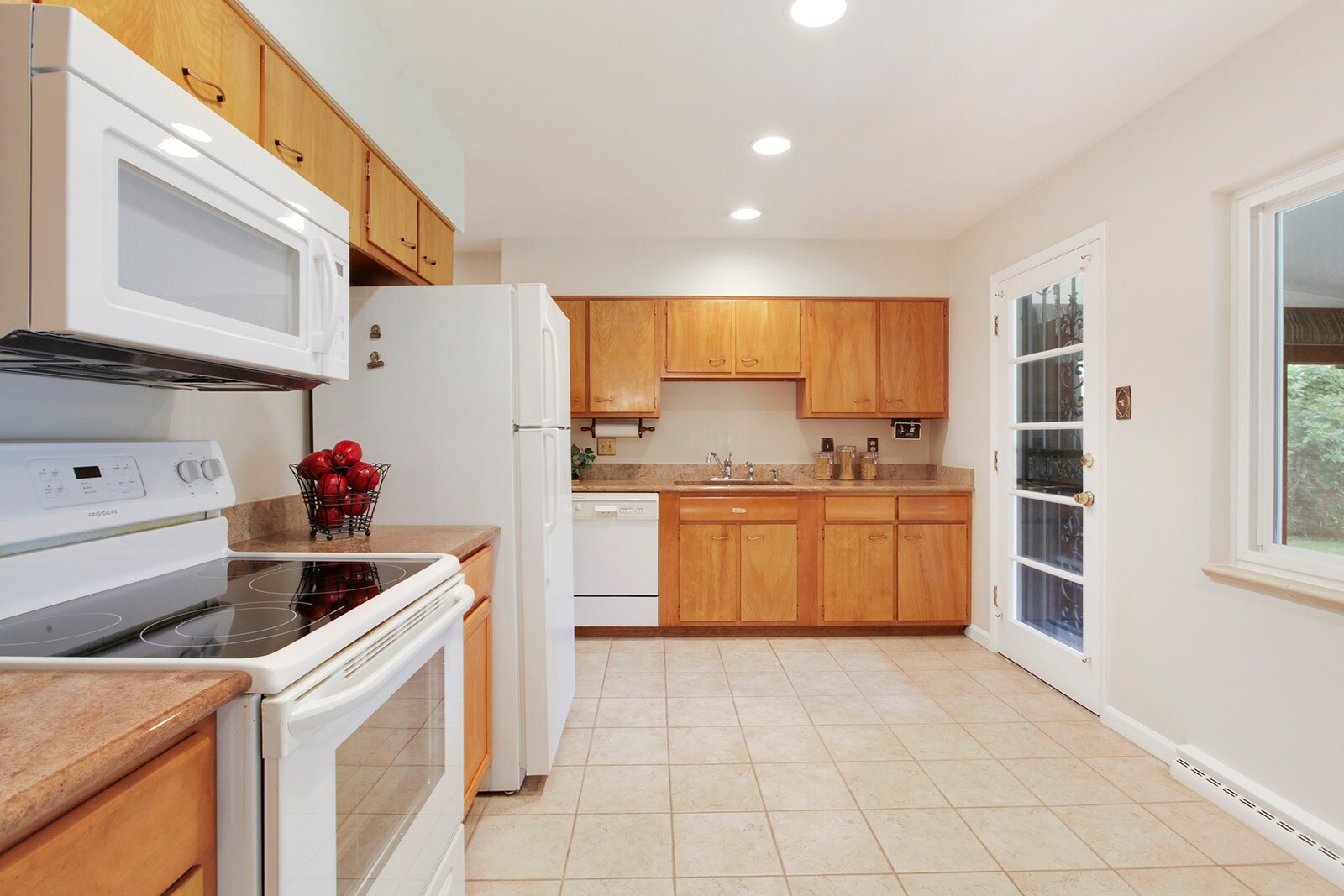 Building Photo - 6741 E La Salle Pl