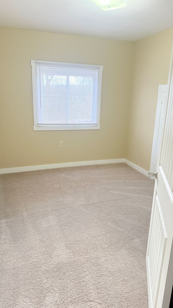 Building Photo - Large 4 bedroom single family home ready now!