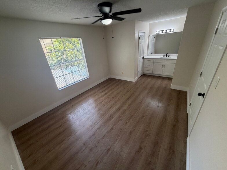Building Photo - 11114 Essex Ridge Ct
