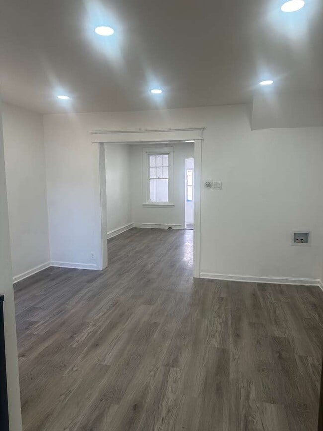 Building Photo - 4860 Gransback St