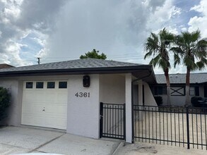 Building Photo - Spacious 3BR/2BA Duplex – Fresh Remodel, P...