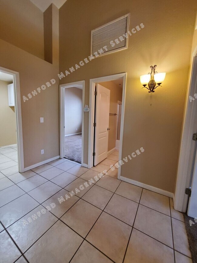 Building Photo - 3 BEDROOM WITH POOL NORTH SCOTTSDALE